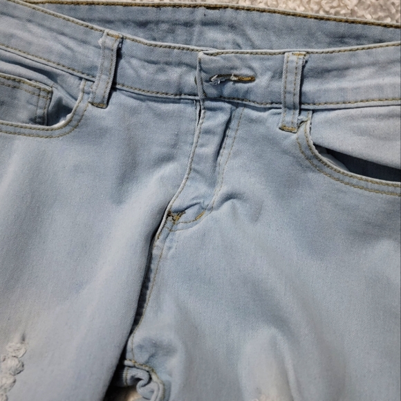 Hi rise, Light blue wash, Distressed skinnies, Size S. NO stains Excellent condi - Picture 5 of 15